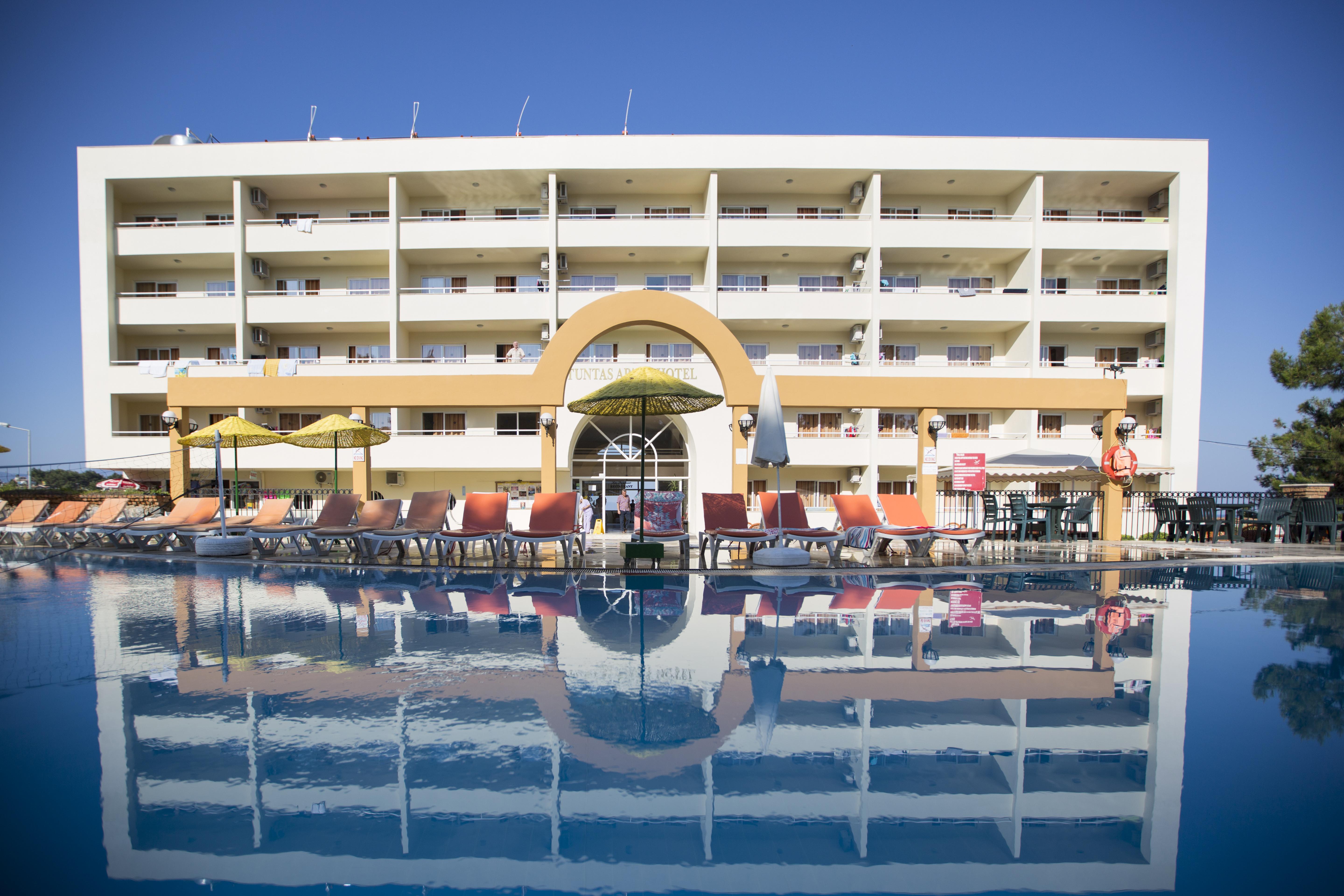 Tuntas Family Suites Kusadasi Exterior photo